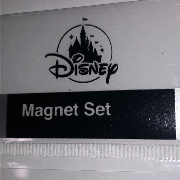 Minnie Mouse Magnets - Picture 2 of 2